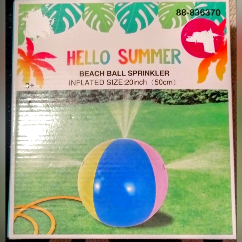 NIB 20 inch  Inflatable Beach Ball Sprinkler.